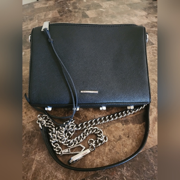 Rebecca Minkoff Handbags - Rebecca Minkoff Avery Black Leather Bag🖤✨️